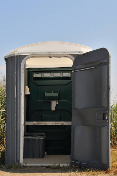 Portable Toilet Options We Offer in Hiawatha, KS