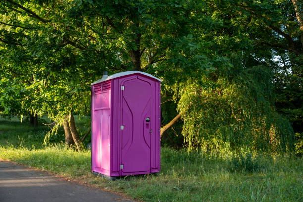 Best Portable restroom trailer rental  in Hiawatha, KS